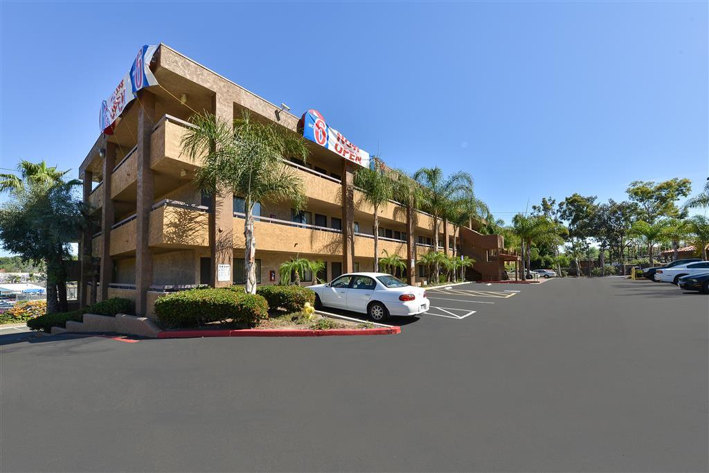Motel 6 San Diego - Mission Valley Exterior foto